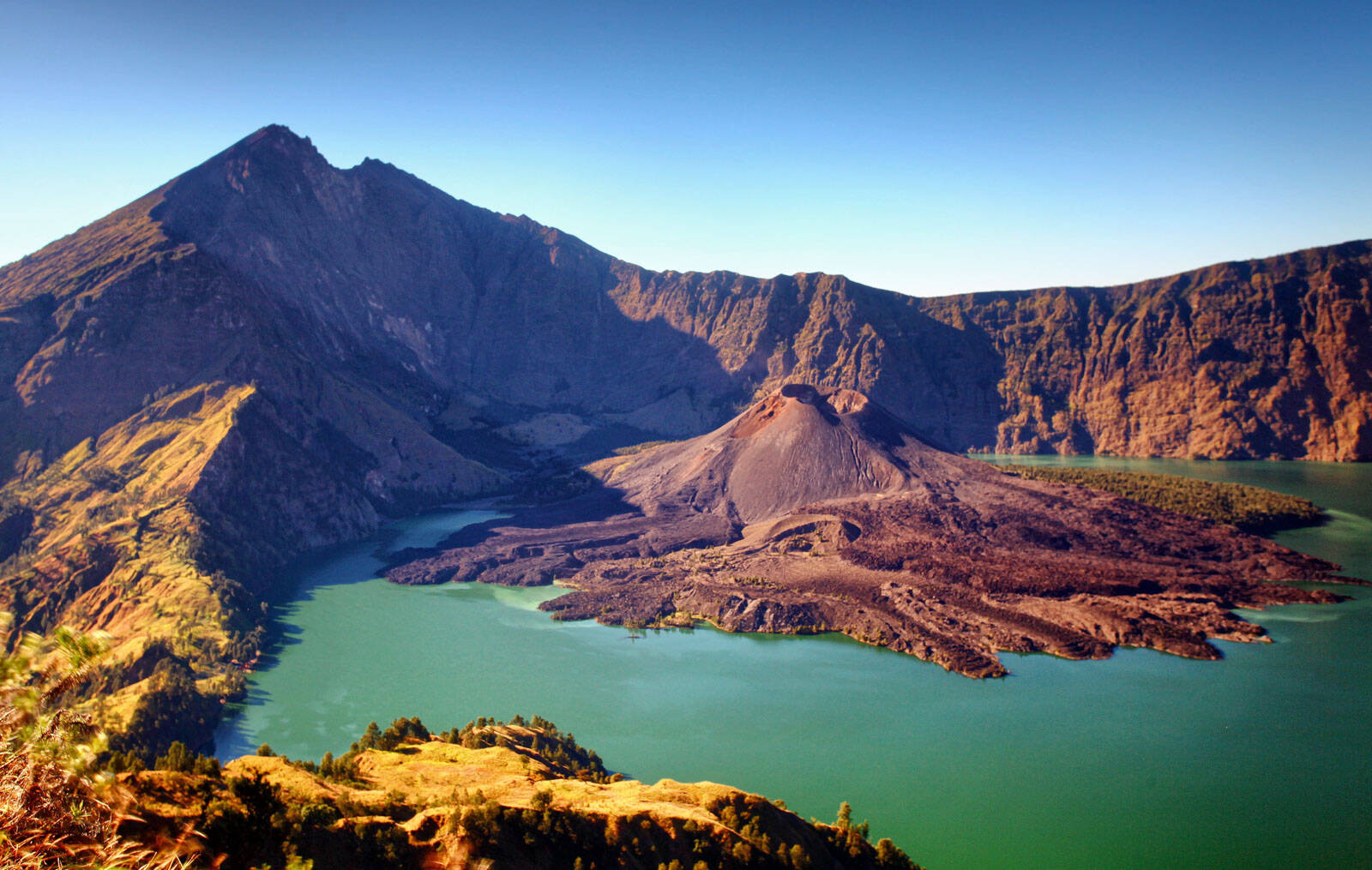 low-preview-Mount Rinjani Trek