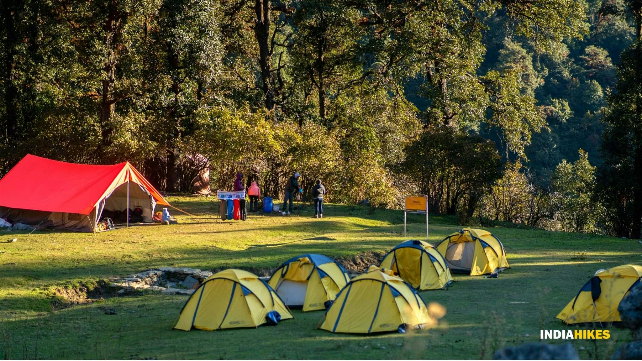 829826fa db55 4dcf 9769 4bdcefaedc13 dayara bugyal   nayata   vishnu sivanandan   indiahikes  campsite   forests   clearing   hillman tent   dining tent   campsite setup