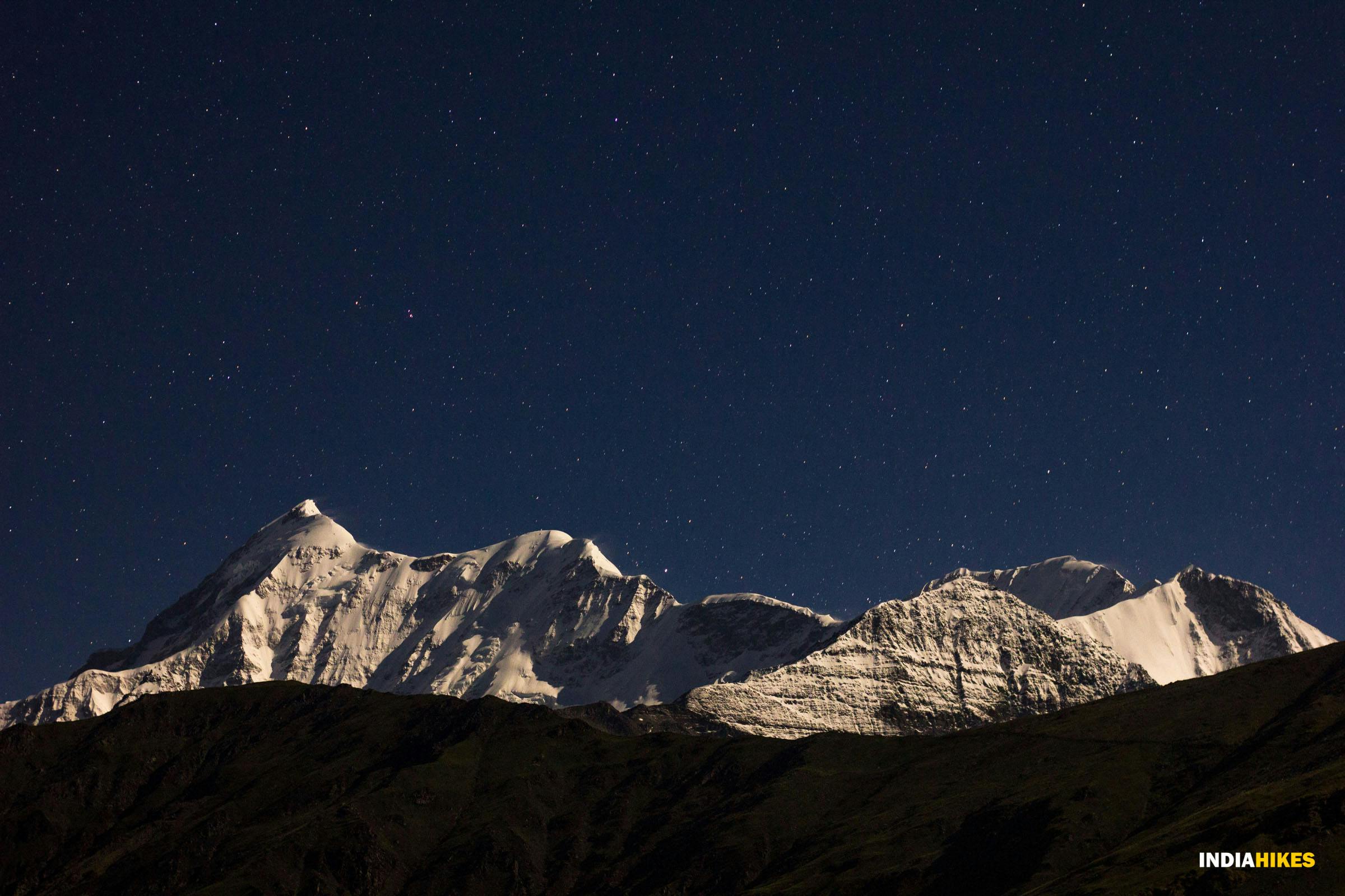 be706f77 751d 4a1e 8c0e 597169c0b703 alibedni bugyal abb saurabh vashistha moonlit mountains night sky 