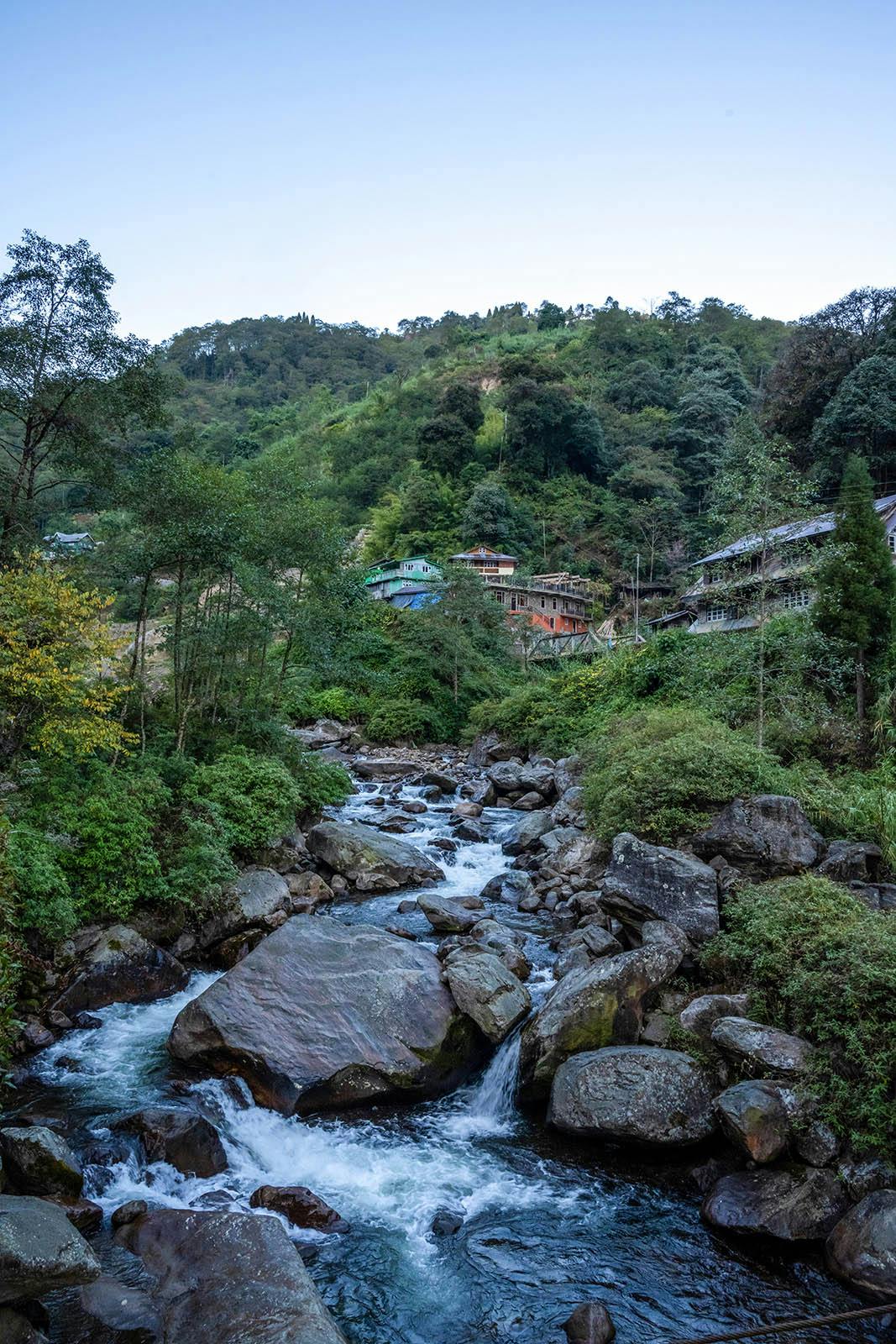c7d8c81e 27fb 48c9 a897 b1280434d8c9 sandakphu phalut aditya bharighat  river flowing near base camp 1 