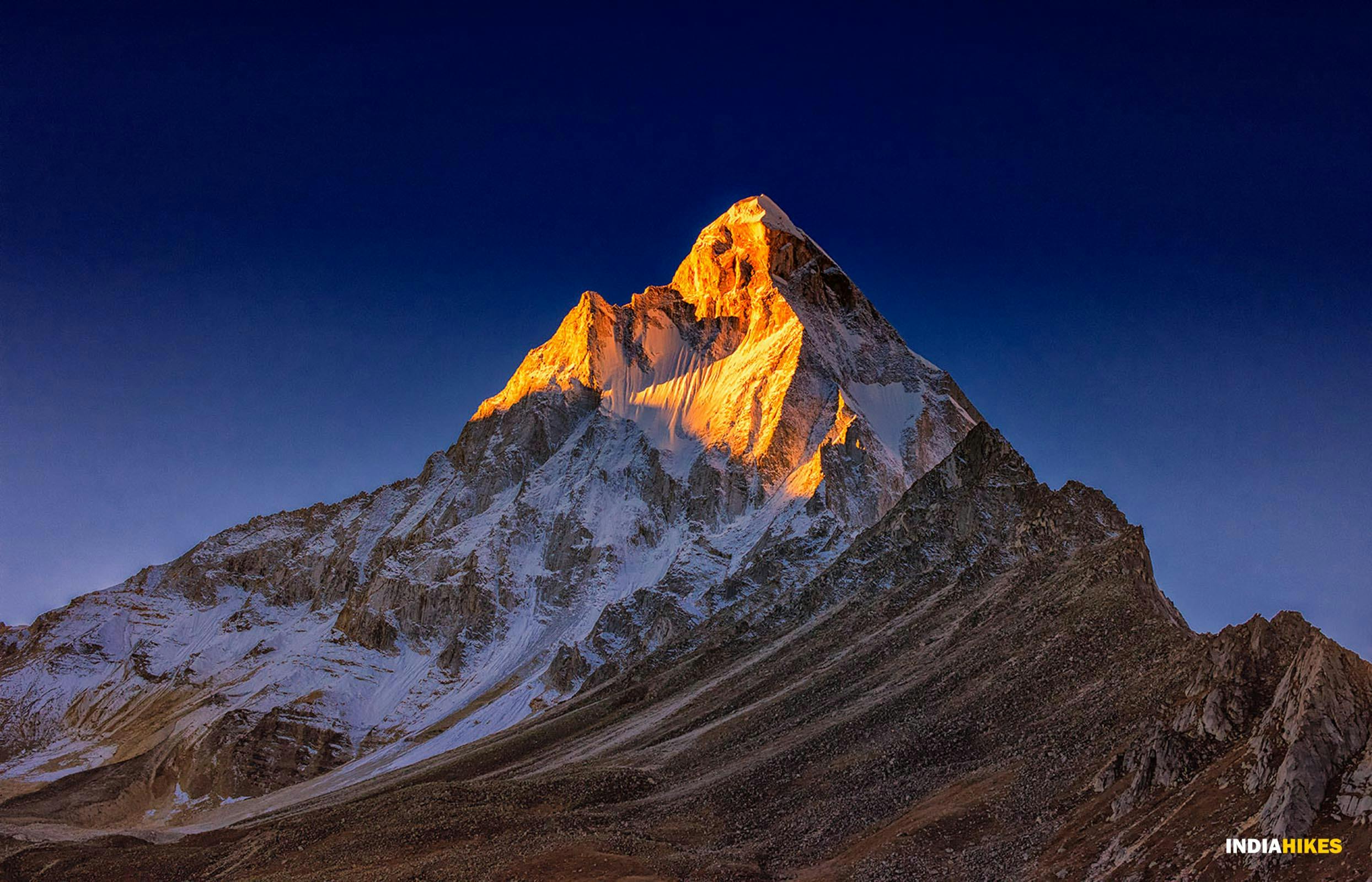 de84253e e0cc 4d69 a705 469b7e0276ad gamukh tapovan dr haridarshan   golden light on mt shivling summit during sunrise alpine glow mountain views 